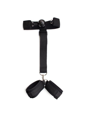 Mordaza y Esposas en Restricciones Negro