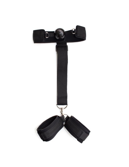 Mordaza y Esposas en Restricciones Negro